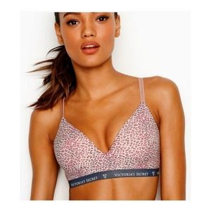 NWOT Victoria Secret T-shirt Wireless Cotton Bra